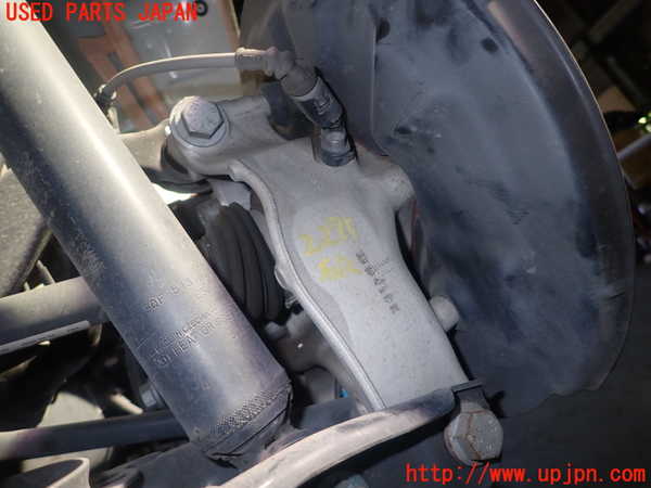 5UPJ-22714300]アウディ・Q3(F3DFGF)右リアナックルハブ 中古_m0002.jpg