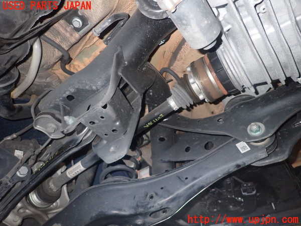 5UPJ-22715295]アウディ・Q3(F3DFGF)リアメンバー 中古_m0002.jpg