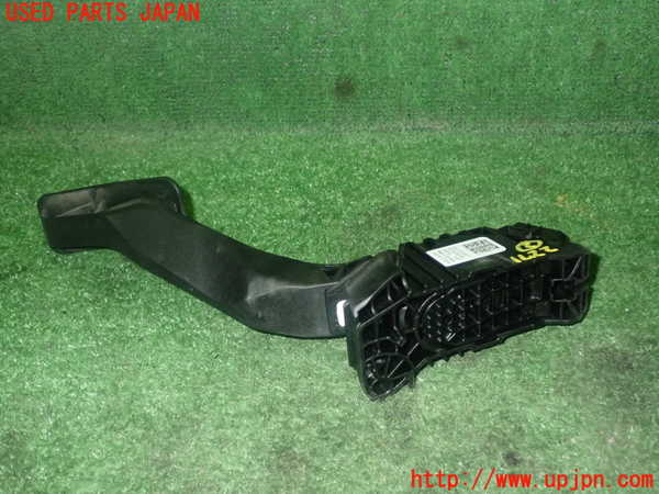 5UPJ-22716382]アウディ・Q3(F3DFGF)センサー2 中古_m0002.jpg