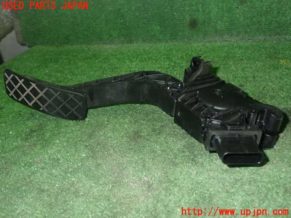 5UPJ-22716382]アウディ・Q3(F3DFGF)センサー2 中古_m0003.jpg