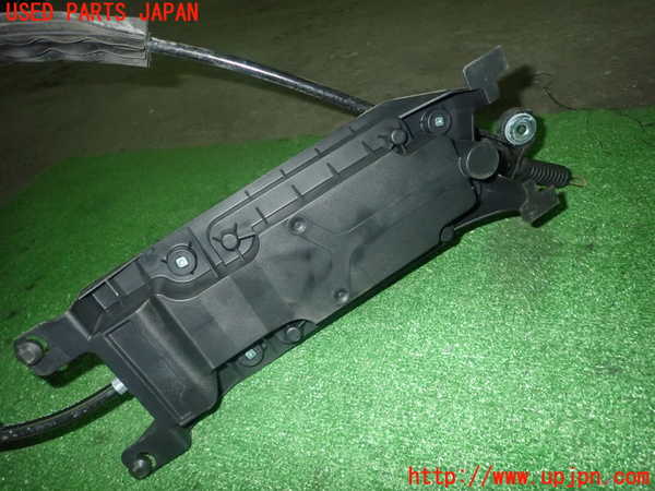 5UPJ-22717555]アウディ・Q3(F3DFGF)ATシフトレバー 中古_m0003.jpg