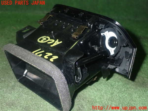 5UPJ-22717527]アウディ・Q3(F3DFGF)エアコン吹き出し口2（左） 中古_m0002.jpg