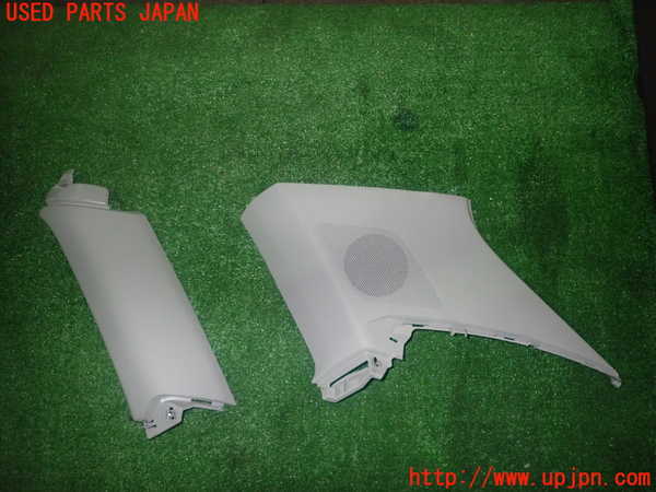 5UPJ-22717675]アウディ・Q3(F3DFGF)右リアピラートリム 中古_m0001.jpg