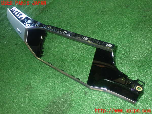 5UPJ-22717691]アウディ・Q3(F3DFGF)内装トリム類1 中古_m0002.jpg