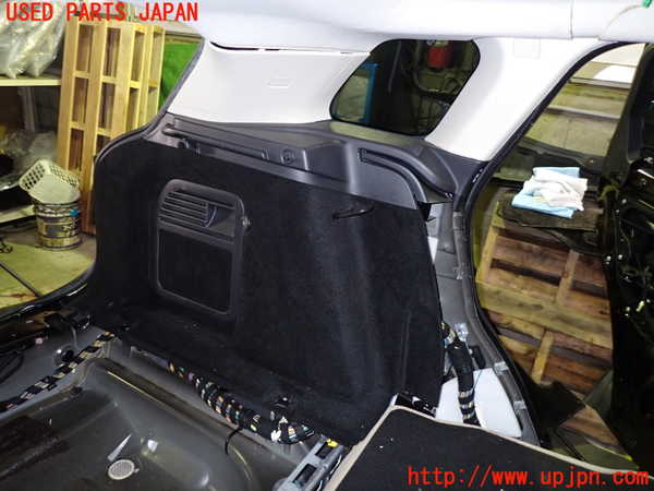 5UPJ-22737680]ランドローバー・レンジローバー イヴォーク(LV2A)左リアピラートリム 中古_m0001.jpg