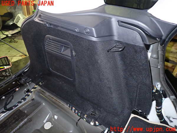 5UPJ-22737680]ランドローバー・レンジローバー イヴォーク(LV2A)左リアピラートリム 中古_m0005.jpg