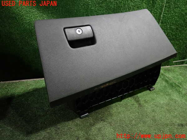 5UPJ-22757516]シボレー・カマロ(不明)グローブボックス1 中古_m0001.jpg