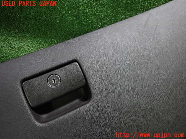 5UPJ-22757516]シボレー・カマロ(不明)グローブボックス1 中古_m0003.jpg