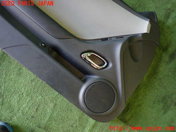 5UPJ-22751264]シボレー・カマロ(不明)左ドア内張り 中古_m0002.jpg