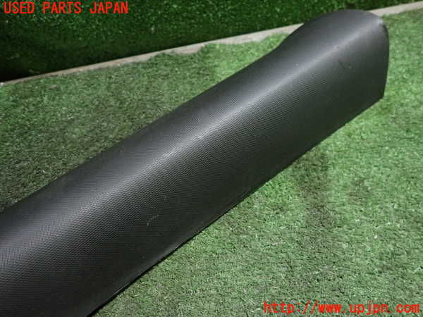 5UPJ-22757655]シボレー・カマロ(不明)右フロントピラートリム 中古_m0002.jpg