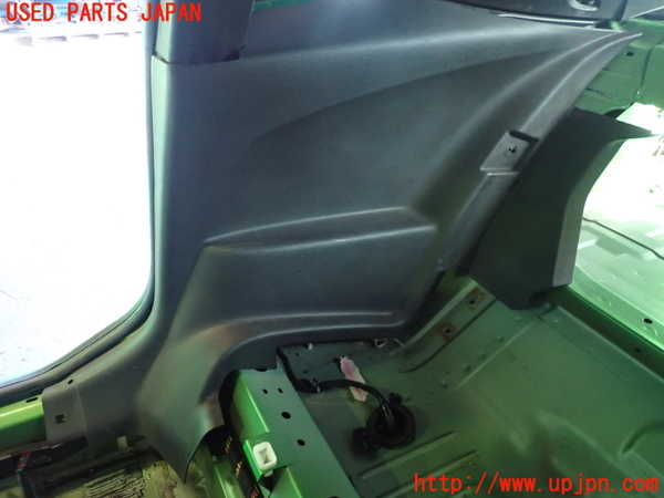 5UPJ-22757675]シボレー・カマロ(不明)右リアピラートリム 中古_m0003.jpg