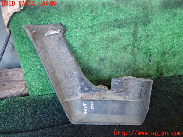 5UPJ-22761454]ランクルプラド(KZJ78W)右リアマッドガード(泥除け) 【ジャンク】_m0001.jpg