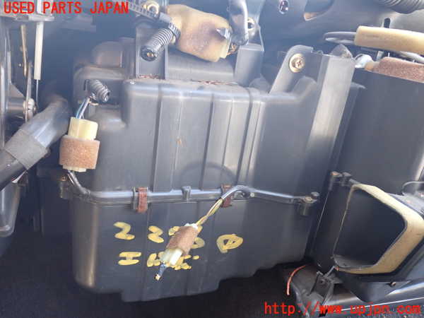 5UPJ-22766081]ランクルプラド(KZJ78W)エバポレーター1 中古_m0001.jpg