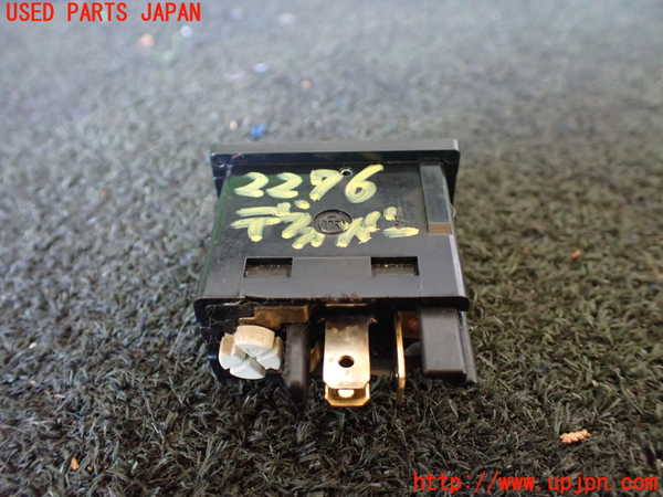 5UPJ-22766300]ランクルプラド(KZJ78W)デフォッガースイッチ 中古_m0002.jpg
