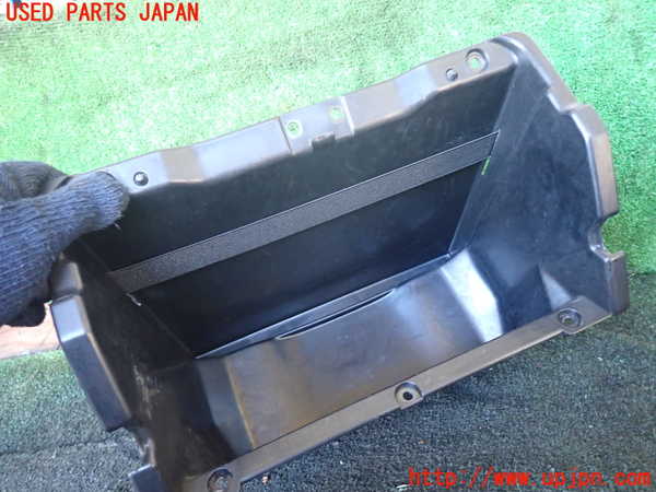 5UPJ-22767517]ランクルプラド(KZJ78W)グローブボックス2 中古_m0002.jpg