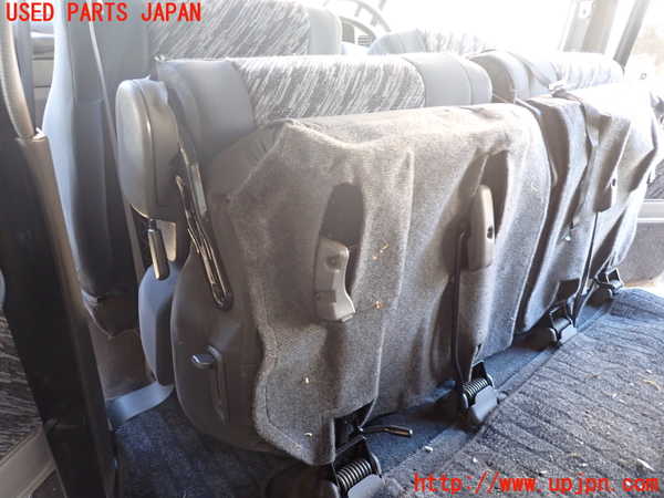 5UPJ-22767175]ランクルプラド(KZJ78W)左2列目シート 中古_m0005.jpg