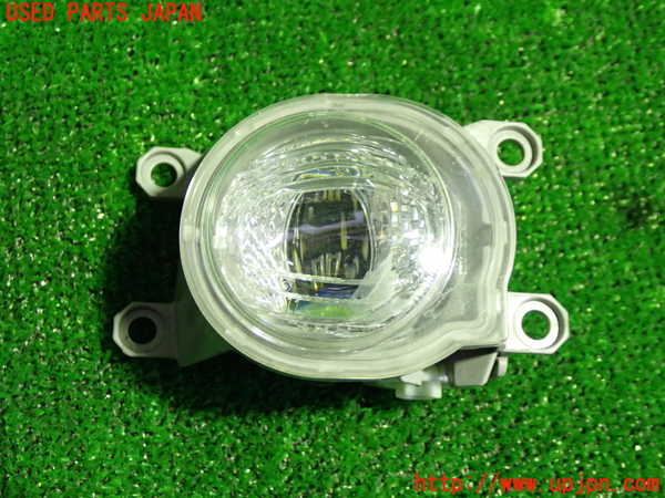 5UPJ-22771180]カローラ スポーツ ハイブリッド(ZWE219H)右フォグ 中古_m0001.jpg