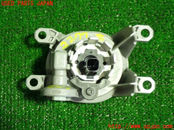 5UPJ-22771180]カローラ スポーツ ハイブリッド(ZWE219H)右フォグ 中古_m0003.jpg