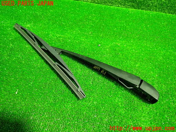 5UPJ-22771661]カローラ スポーツ ハイブリッド(ZWE219H)リアワイパーアーム1 中古_m0002.jpg