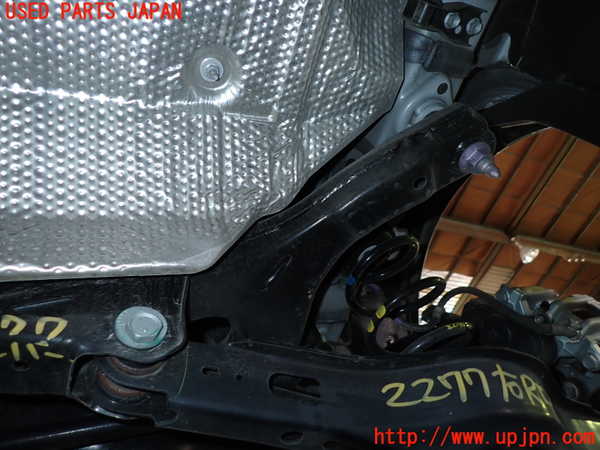 5UPJ-22775295]カローラ スポーツ ハイブリッド(ZWE219H)リアメンバー 中古_m0002.jpg