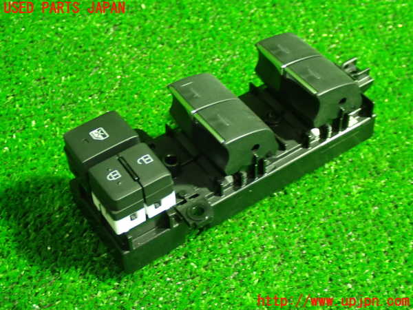 5UPJ-22776240]カローラ スポーツ ハイブリッド(ZWE219H)右前パワーウィンドウスイッチ 中古_m0001.jpg