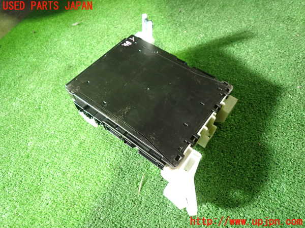 5UPJ-22776742]カローラ スポーツ ハイブリッド(ZWE219H)ヒューズボックス2 中古_m0004.jpg