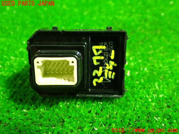 5UPJ-22776280]カローラ スポーツ ハイブリッド(ZWE219H)ミラースイッチ 中古_m0002.jpg