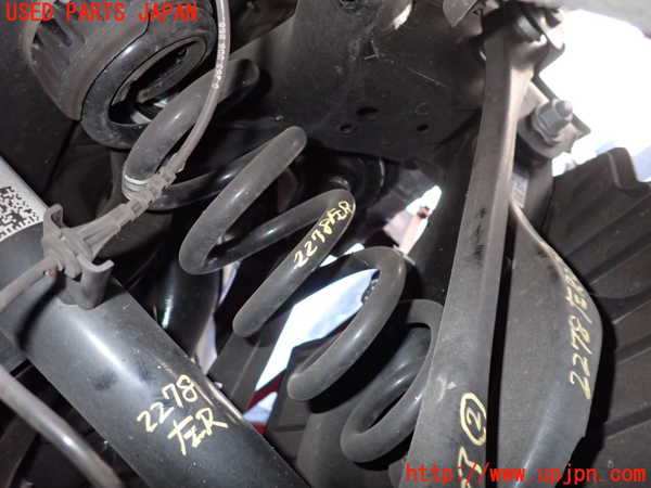 5UPJ-22785105]BMW 320i(5F20) (G20)左リアスプリング 中古_m0001.jpg