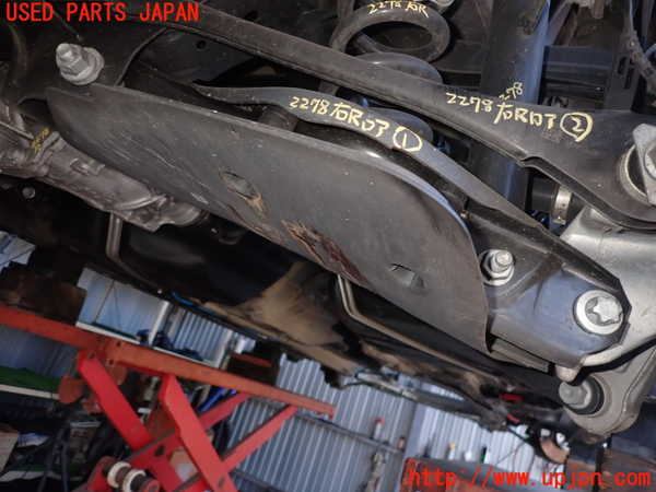 2UPJ-22785200]BMW 320i(5F20) (G20)右リアロアアーム1 中古_m0001.jpg