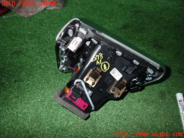 2UPJ-22787526]BMW 320i(5F20) (G20)エアコン吹き出し口1 (右) 中古_m0003.jpg