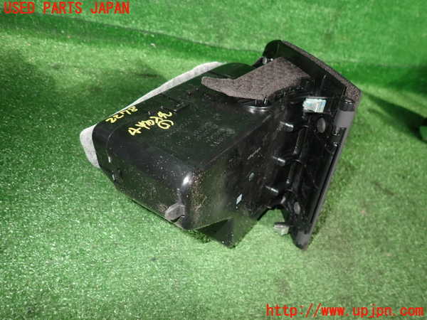 2UPJ-22787841]BMW 320i(5F20) (G20)小物入れ1 中古_m0004.jpg