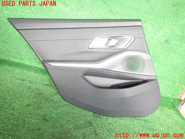 2UPJ-22781324]BMW 320i(5F20) (G20)左後ドア内張り 中古_m0001.jpg