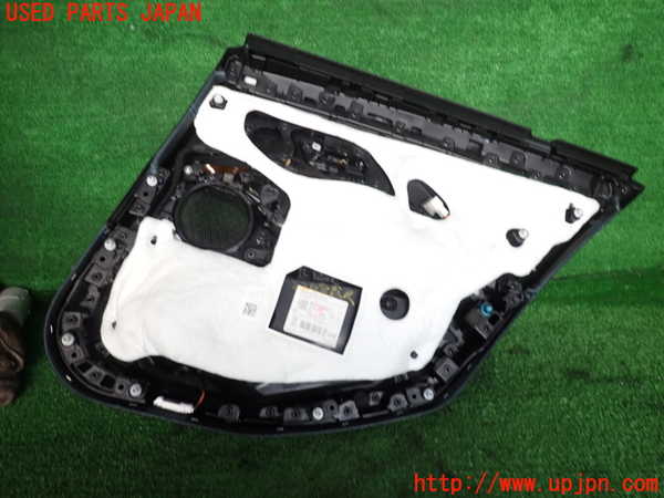 2UPJ-22781324]BMW 320i(5F20) (G20)左後ドア内張り 中古_m0003.jpg