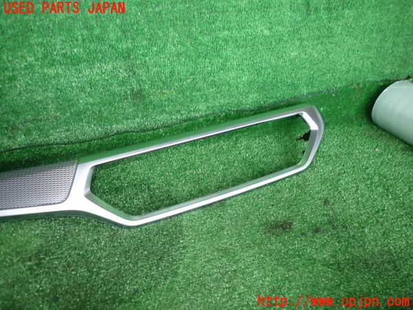 2UPJ-22787691]BMW 320i(5F20) (G20)内装トリム類1 中古_m0002.jpg