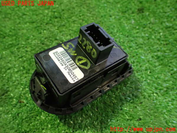 2UPJ-22806306]シボレー・カマロ(不明)スイッチ1 (HUD) 中古_m0002.jpg