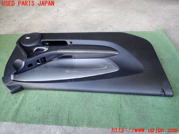 2UPJ-22801264]シボレー・カマロ(不明)左ドア内張り 中古_m0002.jpg