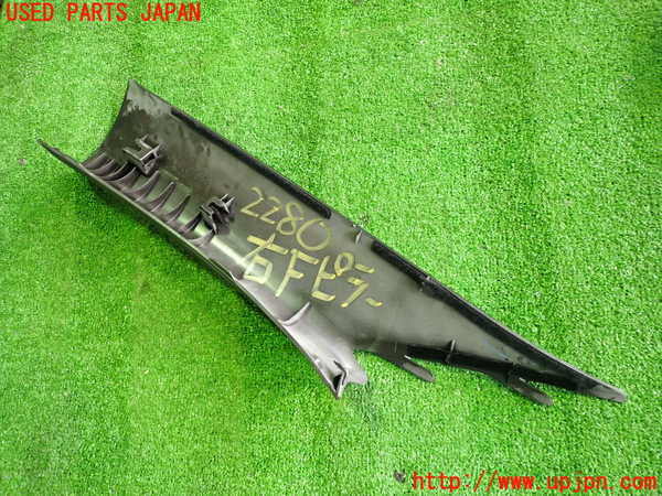 2UPJ-22807655]シボレー・カマロ(不明)右フロントピラートリム 中古_m0003.jpg