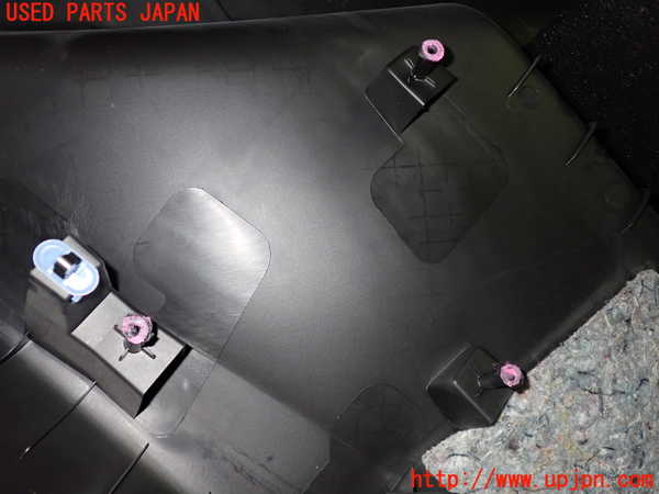 2UPJ-22807680]シボレー・カマロ(不明)左リアピラートリム 中古_m0005.jpg