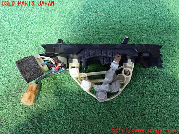 2UPJ-22816066]ランクルプラド(KZJ78W)エアコンスイッチ1 中古_m0002.jpg