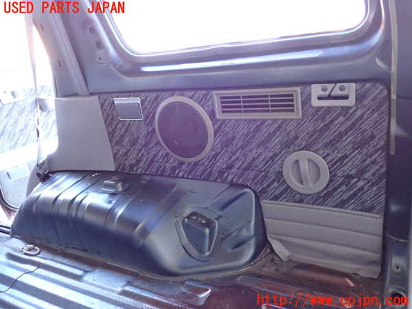 2UPJ-22817675]ランクルプラド(KZJ78W)右リアピラートリム 中古_m0001.jpg