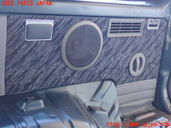 2UPJ-22817675]ランクルプラド(KZJ78W)右リアピラートリム 中古_m0003.jpg