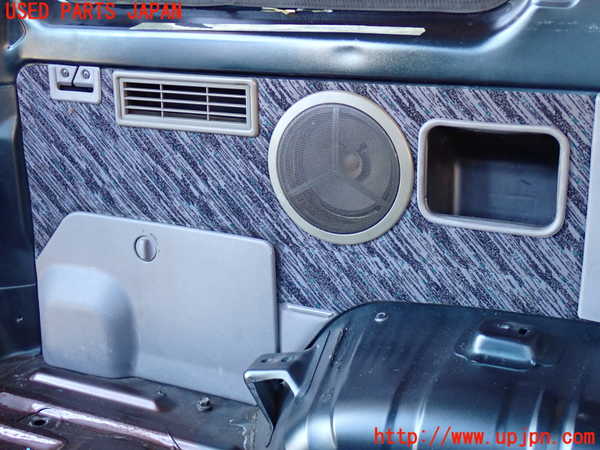 2UPJ-22817680]ランクルプラド(KZJ78W)左リアピラートリム 中古_m0003.jpg