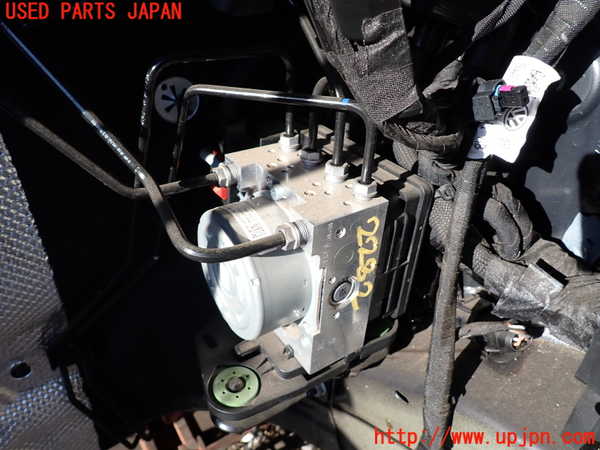 2UPJ-22824040]アウディ・A3 セダン(GYDLA)ABSアクチュエーター 中古_m0001.jpg