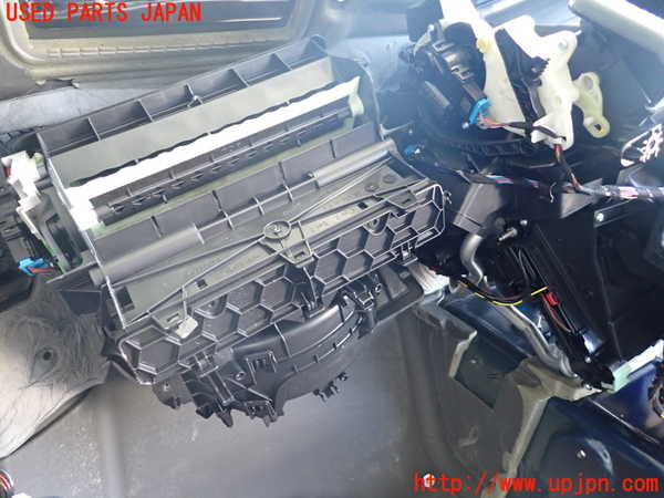 2UPJ-22826081]アウディ・A3 セダン(GYDLA)エバポレーター1 中古_m0002.jpg