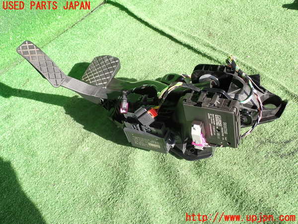 2UPJ-22826383]アウディ・A3 セダン(GYDLA)センサー3 中古_m0002.jpg