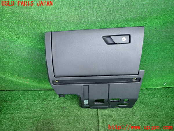 2UPJ-22827516]アウディ・A3 セダン(GYDLA)グローブボックス1 中古_m0001.jpg