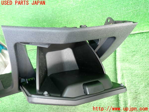 2UPJ-22827841]アウディ・A3 セダン(GYDLA)小物入れ1 中古_m0003.jpg