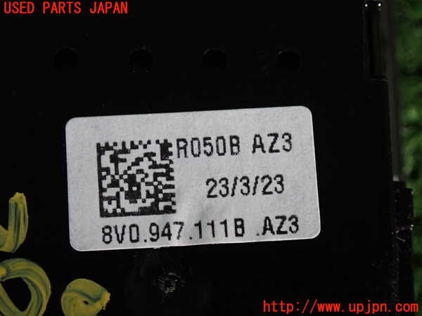 2UPJ-22826412]アウディ・A3 セダン(GYDLA)ルームランプ2 (真中 2列目) 中古_m0003.jpg
