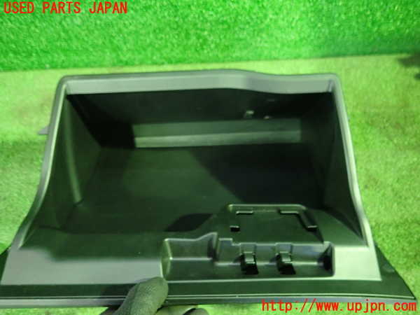 5UPJ-22847516]RVR(GA4W)グローブボックス1 中古_m0002.jpg