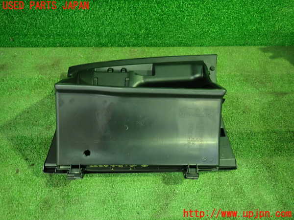 5UPJ-22847516]RVR(GA4W)グローブボックス1 中古_m0003.jpg
